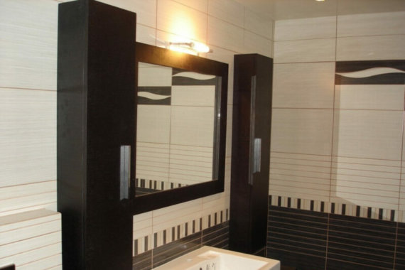 Стилна баня с черно-бял фаянс, ММ93