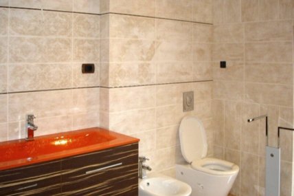 Баня с италиански фаянс