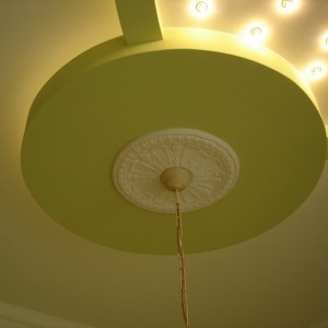 Dekoratiwen eлемент от гипсокартон в овална форма