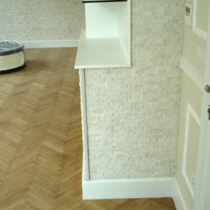 Декоративни камъни и подови корнизи