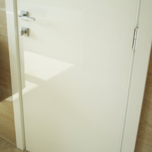 Дизайнерски врати от бял пръскам MDF, ММ93