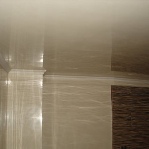 Стуко венециано с декоративни корнизи