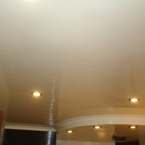 Таван с огледален ефект с декоративна мазилка на Novacolor - Stucco veneciano