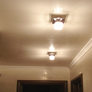 Венециано на таван в коридор