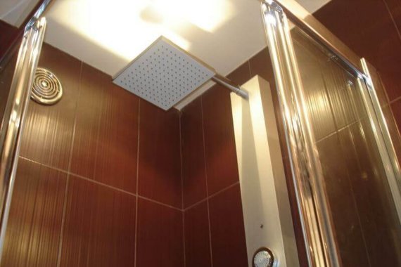 Душ кабина в баня по проект на ММ93