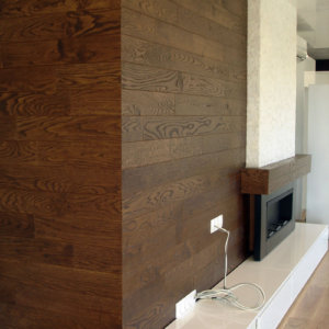 Обицоване на камина с ествествена ламперия и камъни, Landmark Creek Hotel - Пловдив