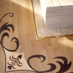 Камина с камъни и плочнки мрамор