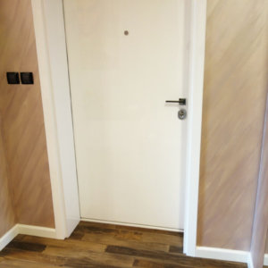 Врати бял гланц - пръскан MDF от ММ93