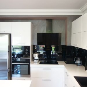 Оточенто на стена в кухня, изпълнение ММ93