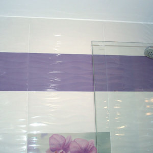 Стъклен параван за баня в частно жилище - мм-93