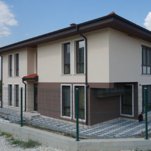 Външна мазилка и фасада от естествен камък Травертин на къща от ММ-93