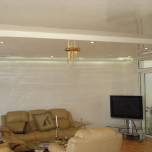 Поставяне на корнизи и декорация от гипсокартон