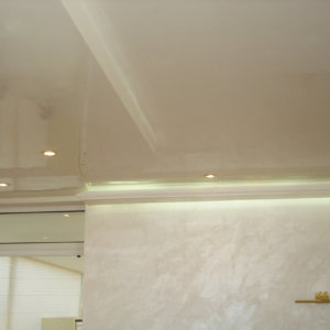 Таван с декорация от гипсокартон