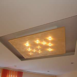 Фигура от гипсокартон с лампички звездно небе