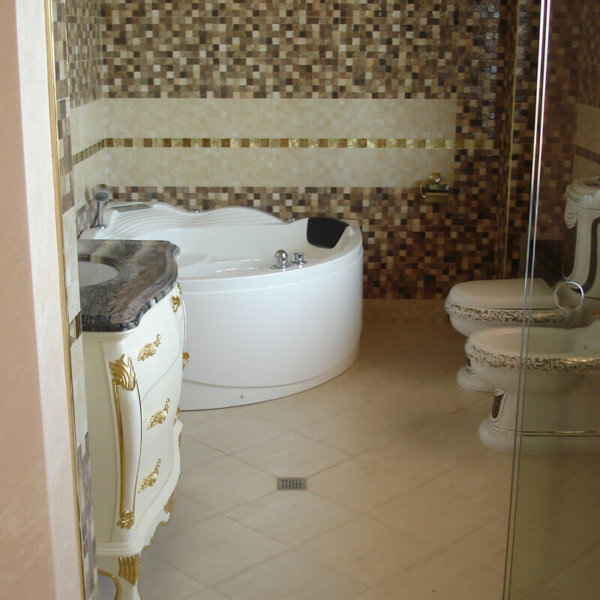 Интериор на дизайнерска баня от ММ-93