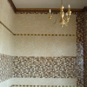 Дизайн на баня с естествени корнизи от ММ-93