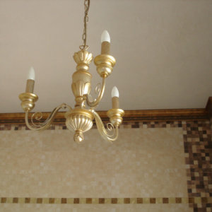 Луксозна баня с естествени корнизи