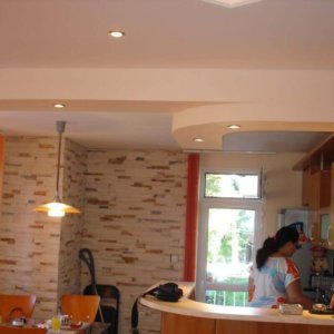 Изкуствени гръцки камъни в кухня