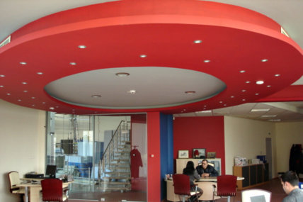 Елементи от гипсокартон с led осветление в сградата на Криома ЕООД