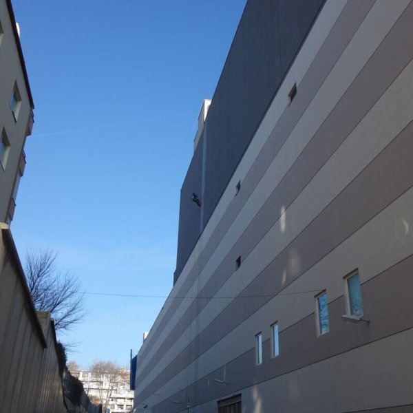 Изпълнение на фасада на Делта Планет Варна от ММ-93