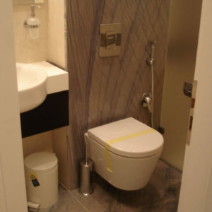 Декоративна стена на бяна с лазурит