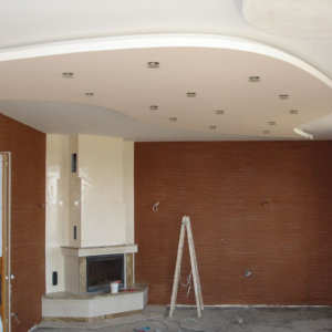 Стая с камина и италиански мазилки