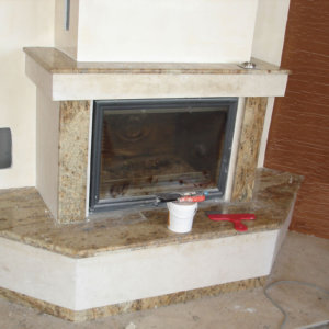 Камина с италиански гранит и врачански камък