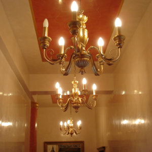 Огледална мазилка използвана в коридорите и тавана