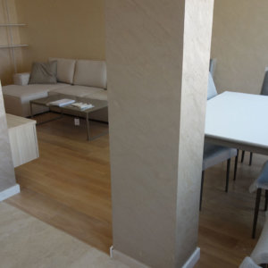 Колона с нанесена Оточенто по нея