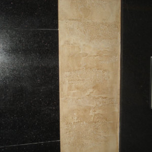 Мраморни плочи на звънци в жилищна сграда