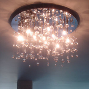 Полилей и таван покрит с мазилка Венициано