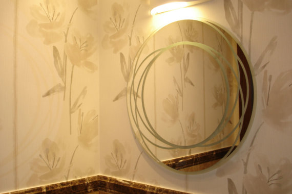 Фризове от камък, огледало и тапети