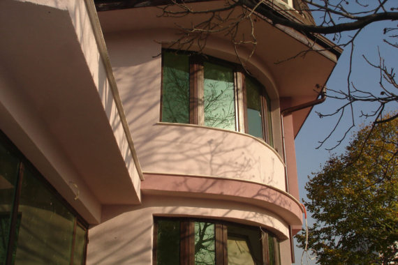 Външна силиконова мазилка и врачански камък поставени от ММ-93