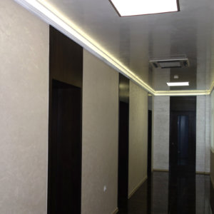 Коридор с мазилка Персия на Rivedil, поставена от ММ-93